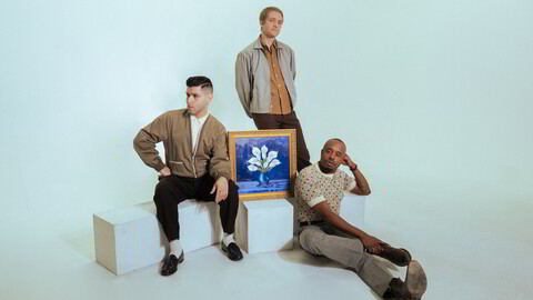 Soulsangeren Durand Jones sitter trygt med kjernen i bandet The Indications i ryggen.