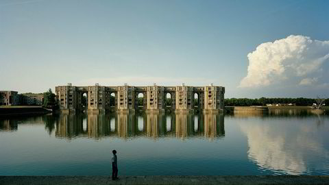 I vannet. Like i nærheten av Versailles har Bofill skapt Le Viaduc, 74 leiligheter ute i vannet – inspirert av Loiredalens slott.