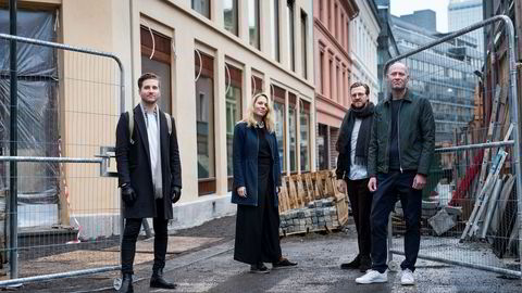 F.v: Simen Vinge, Karen Busck, Magnus Egerdahl Nørsett og Rudolf Reim åpner nytt restauranthus på Youngstorget som skal inneholde syv nye steder.