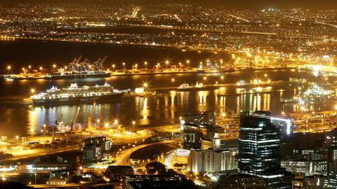Cape Town er i ferd med å miste vannforsyningen på grunn av årelang tørke. Bildet viser havnen i millionbyen.