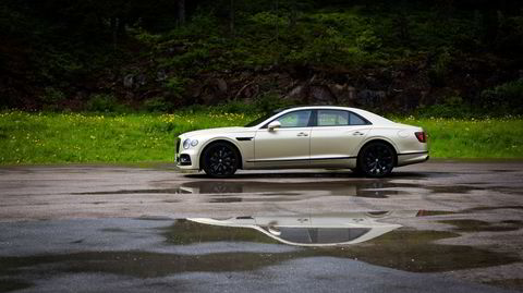 Bentley Flying Spur byr på en elegant tilstedeværelse det lukter penger av. Mye penger.