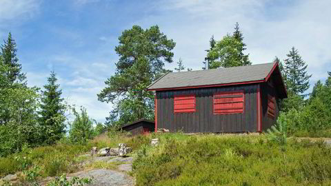 Langveisfra. Selv om hytta ligger halvannen times gange fra Lier togstasjon, har Klunken huset gjester fra hele verden.