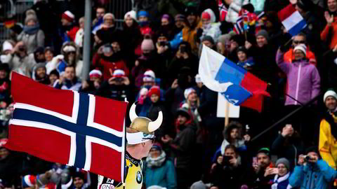 Skiskytter Johannes Tingnes Bø vant i Holmenkollen i 2019. Byrådslederen i Oslo vil ikke ha noen reprise i år.