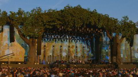 Perfeksjonist. Frontmann Robert Smith traff solnedgangen perfekt i Hyde Park i fjor. Senere i sommer opptrer han og resten av The Cure på Øyafestivalen.