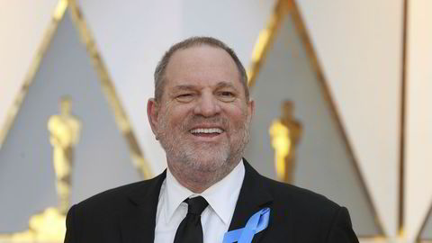 Filmprodusent Harvey Weinstein har fått sparken.