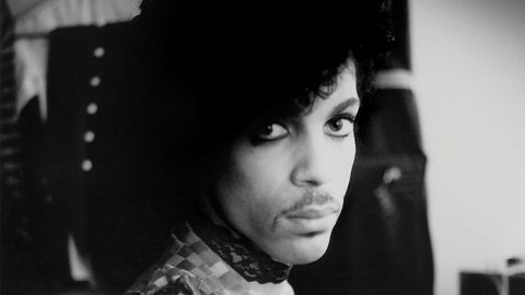 Nær geni. Man skal kanskje være forsiktig med å omtale musikere som genier, men Prince hadde i hvert fall tendenser. På en ny, historisk utgivelse hører vi ham improvisere over nye og gamle ideer ved klaveret, før utgivelsen av gjennombruddet med «Purple Rain».