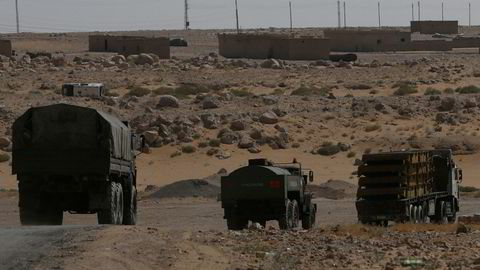 Russiske kjøretøy på vei til Deir al-Zor i Syria. Bildet er fra september.