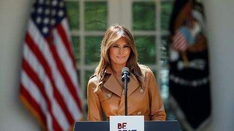 USAs førstedame Melania Trump lanserer sin kampanje i rosehagen utenfor Det hvite hus mandag.