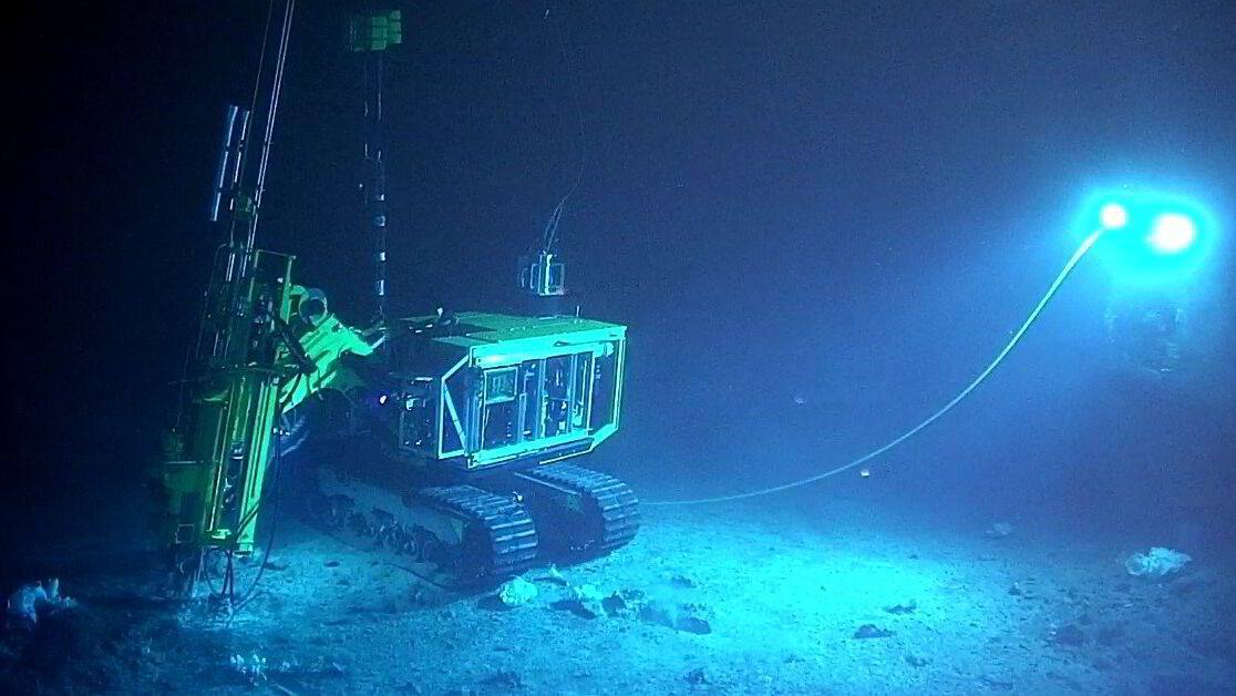 LO-lederen ber Ap påføre SV og MDG nederlag om gruvedrift på havbunnen