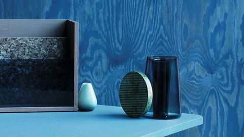 Blues. Bord UN Divided av ­StokkeAustad, Wallbox av Sara Polmar, Falla vase av Linda Svedal Walsøe, Groove brett av Hallgeir Homstvedt, Duo vase av Torsteinsen ­Design, ­Balancer lampe av Yuue.