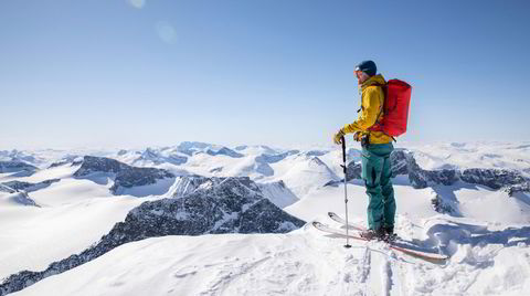 Pigg av! Topptursesongen er godt i gang, utlandet er ennå avlyst, og Norge er full av herlige fjell. Det høyeste av dem alle, Galdhøpiggen, er merkelig underkjent på ski.