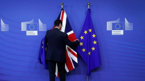 Britene hevder at EU ikke er fleksible nok i samtalene til å bli med på et kompromiss, men EUs sjefsforhandler Michel Barnier mener britene må være mer tydelige hvis de skal komme til enighet.