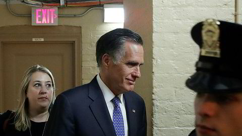 Den republikanske senatoren Mitt Romney vendte sin egen president ryggen. Trump kaller han Demokratenes hemmelige våpen.