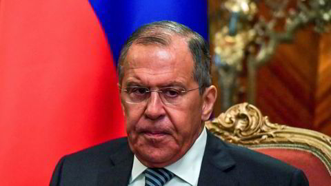 Russlands utenriksminister Sergei Lavrov maner til europeisk samarbeid i forhold til Iran og atomavtalen.