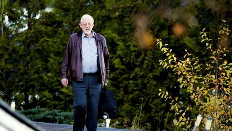 Jan Ingolf Kristiansen svarer nå for grov skatteunndragelse i Oslo tingrett mens sønnen Are Abrahamsen skal være innlagt på sykehus i Moskva.