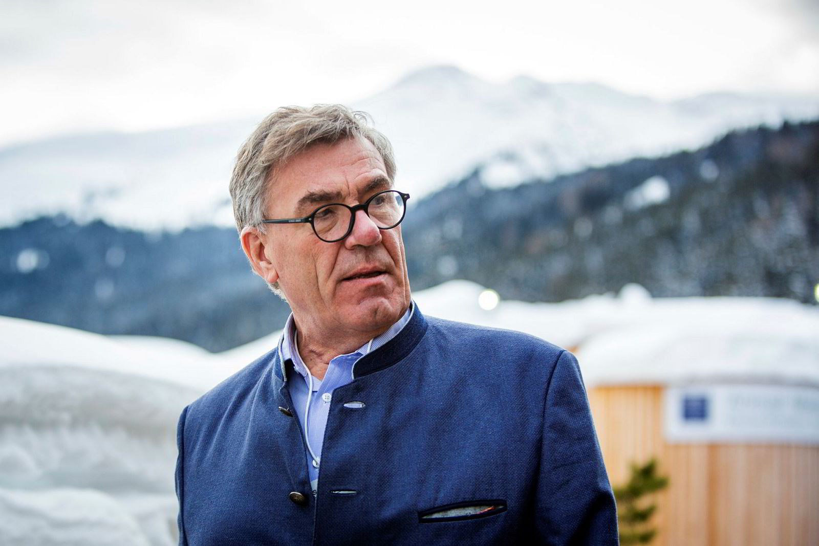 Stein Erik Hagen flyr 50 venner til kunståpning med Dronning Margrethe | DN