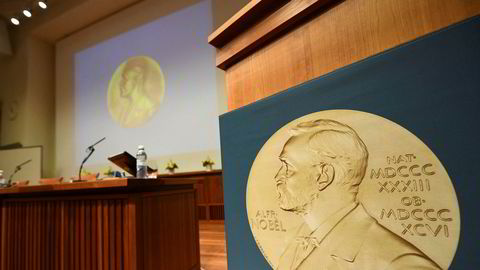 A medal of Alfred Nobel is pictured prior to the beginning of a press conference to announce the winner of the 2017 Nobel Prize in Medicine on October 2, 2017 in Stockholm. The 2017 Nobel prize season kicks off with the announcement of the medicine prize, to be followed over the next days by the other science awards and those for peace and literature./ Afp PHOTO / Jonathan NACKSTRAND