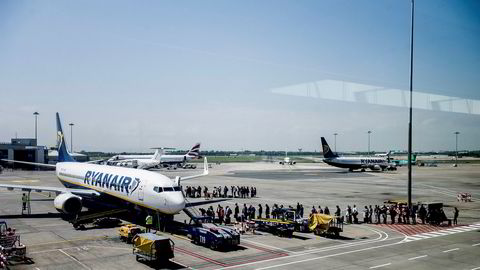 Ryanair opererer for tiden med en kapasitet på 40 prosent, skriver Børsen.