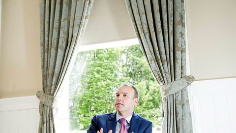 Aengus Kelly er toppsjef i verdens største leasingselskap, AerCap i Dublin, og er nå også største eier i Norwegian. Tidligere har han snakket imot ideen om å blande flyselskaper og leasing. Her fra et møte i Dublin i mai 2016.