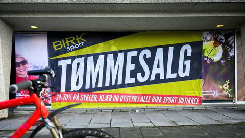 Eksplosiv vekst for lokale Facebook-grupper, bruktmarkeder og Finn.no har gjort det enklere å kjøpe og selge brukt, skriver John Lauring Pedersen i innlegget.