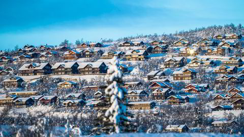 Hyttene bygges nærmest oppå hverandre på Beitostølen. Selv med tiltagende oppmerksomhet om konsekvensene av nedbyggingen av naturen, vedvarer den.