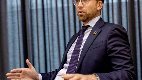 Nikolai Astrup forblir på Stortinget der han er Høyres energi- og miljøpolitiske talsperson.