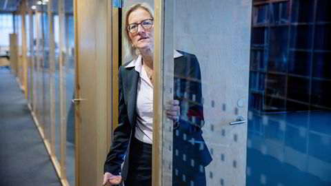 Karen Kvalevåg, administrerende direktør i Revisorforeningen, mener tidsfristen for å søke om strømstøtte til næringslivet nærmest er umulig å rekke.