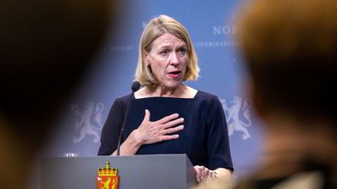 Anniken Huitfeldts ektefelle har handlet aksjer i selskaper som har ligget på Huitfeldts ministerbord.