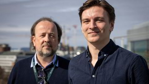 Frithjof Jacobsen (til venstre), politisk redaktør i Dagens Næringsliv intervjuer leder i Unge Høyre Ola Svenneby.