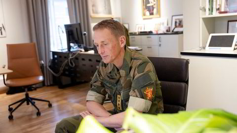 Forsvarssjef Eirik Kristoffersen på sitt kontor.