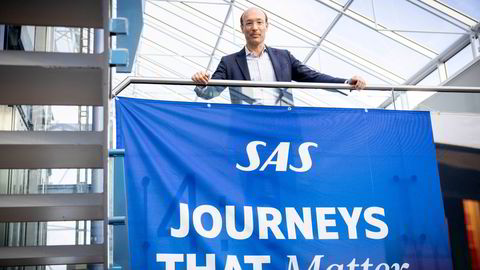 SAS-sjef Anko van der Werff venter på å få godkjent Danmark og Air France-KLM som nye eiere. Først enda et stort underskudd.