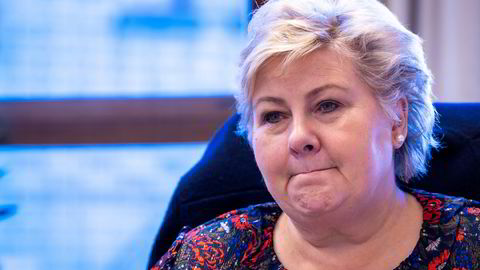 Tidligere statsminister Erna Solberg (H) erkjenner at det gikk litt for mange skattekroner til oljeindustrien under pandemien.