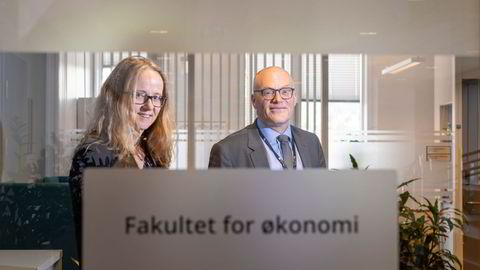 Professorene Monica Rolfsen og Frode Kjærland på fakultet for økonomi på NTNU.