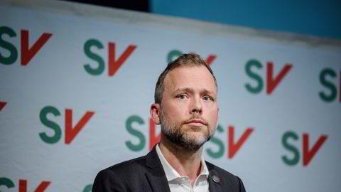 Audun Lysbakken sitter som representant for SV i kontroll- og konstitusjonskomiteen. Han sier det er aktuelt å se på rutinene til både denne og forrige regjering etter habilitetsbruddene som har kommet frem.