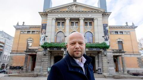 Finansminister og Senterpartileder Trygve Slagsvold Vedum vil ikke etterkomme Nationaltheatrets ønske om den mest omfattende moderniseringen og flere scener på Nationaltheatret, kun en nødvendig rehabilitering.