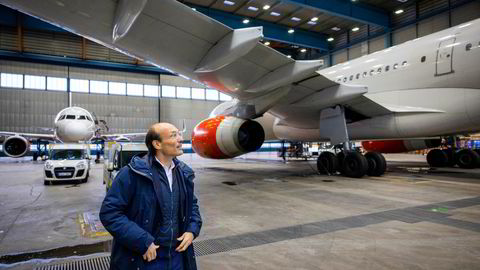 SAS-sjef Anko van der Werf i hangaren på Arlanda utenfor Stockholm før jul.