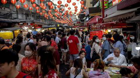 Den kinesiske nyttårsfeiringen er i gang – ikke bare i Kina, men også i blant annet den thailandske hovedstaden Bangkok. Her fra bydelen Yaowarat i Bangkok på søndag.