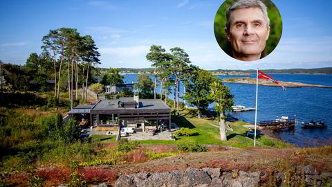 John Markus Lerviks advokat mener Statsforvalteren i Agder har fattet vedtak på feil grunnlag, og har nå sendt Kommunal- og regionaldepartementet søksmålsvarsel for å unngå at hytta på Lamøya i Larvik må rives.