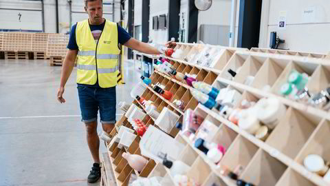 Einar Øgrey Brandsdal tok DN med på omvisning i hjembyen Kristiansand i fjor sommer. Her fra lageret til nettbutikken hans Blivakker.