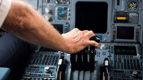 SAS-pilotene i fire ulike fagforeninger går hardt ut mot ledelsen etter at selskapet har laget to nye flyselskaper og bare vil ansatte nytt mannskap her på vei ut av pandemien. Bildet er fra et av SAS' langdistansefly.