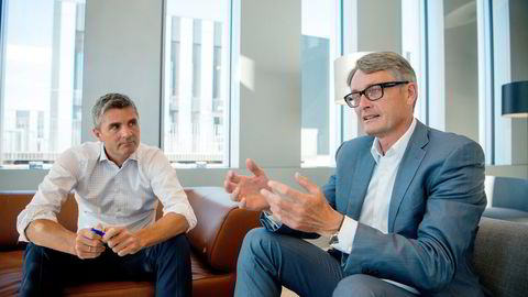 Cognite-grunnlegger og administrerende direktør John Markus Lervik (t.v.) sammen med Aker-sjef Øyvind Eriksen. Sistnevnte er også styreleder i Cognite.