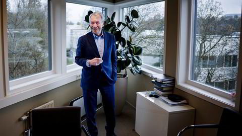 Jens Ulltveit-Moe og Umoe har byttet ut det fasjonable hovedkontoret på Fornebu med eget kontorfellesskap på Lysaker. Her han ikke engang egen pult. – Egoet mitt var større den gangen, sier investoren om kontorvalget.