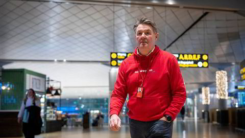 Konsernsjef Geir Karlsen har fått Bank Norwegian på nakken for at forbrukslånsbanken skal få fortsette å bruke navnet «Norwegian».