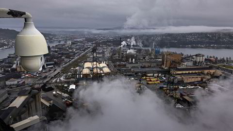 Yaras anlegg på Herøya ved Porsgrunn illustrerer hvilke enorme omveltninger energisystemet står overfor i Europa, et energisystem som tegnes i sanden i dag.