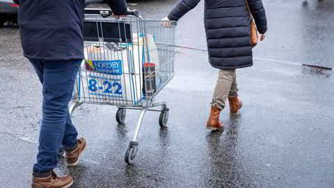 Handling på Nordby shoppingsenter.