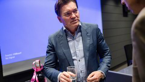 Arne Fredly hadde tatt turen hjem til Norge tirsdag for å delta på Pensum Asset Managements sommerseminar.