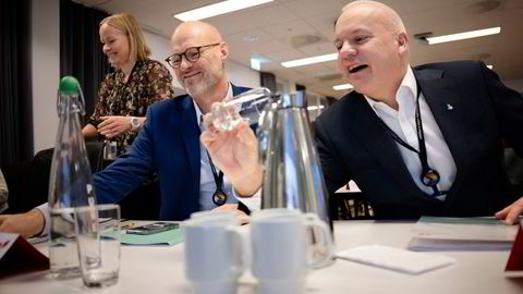 Konsernsjef Anders Opedal (til høyre) og finansdirektør Torgrim Reitan kan smile over at pengene fremdeles renner inn for Equinor.