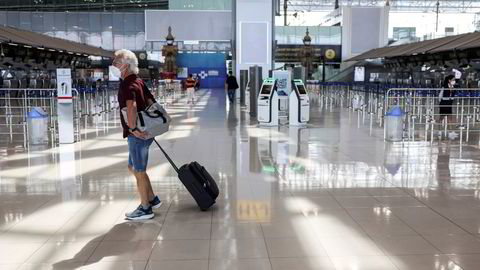 Thailand har åpnet for innreise for fullvaksinerte fra over 60 land, men med mange restriksjoner. Her fra hovedflyplassen Suvarnabhumi Airport i Bangkok på mandag.