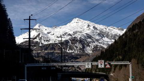Utsikten fra motorveien mellom Luzern og Lugano.
