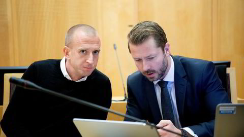 Gunnar Greve saksøkes av Skatteetaten. Her med advokat Håkon Berge i forbindelse med rettssaken mot Greves tidligere kollega Geir Grunde i Mer Group as.